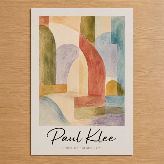 Paul Klee'nin 1925 yapıtı Renkli Ev, geometrik formlar ve yumuşak renklerle soyut mimarı tasarla.
