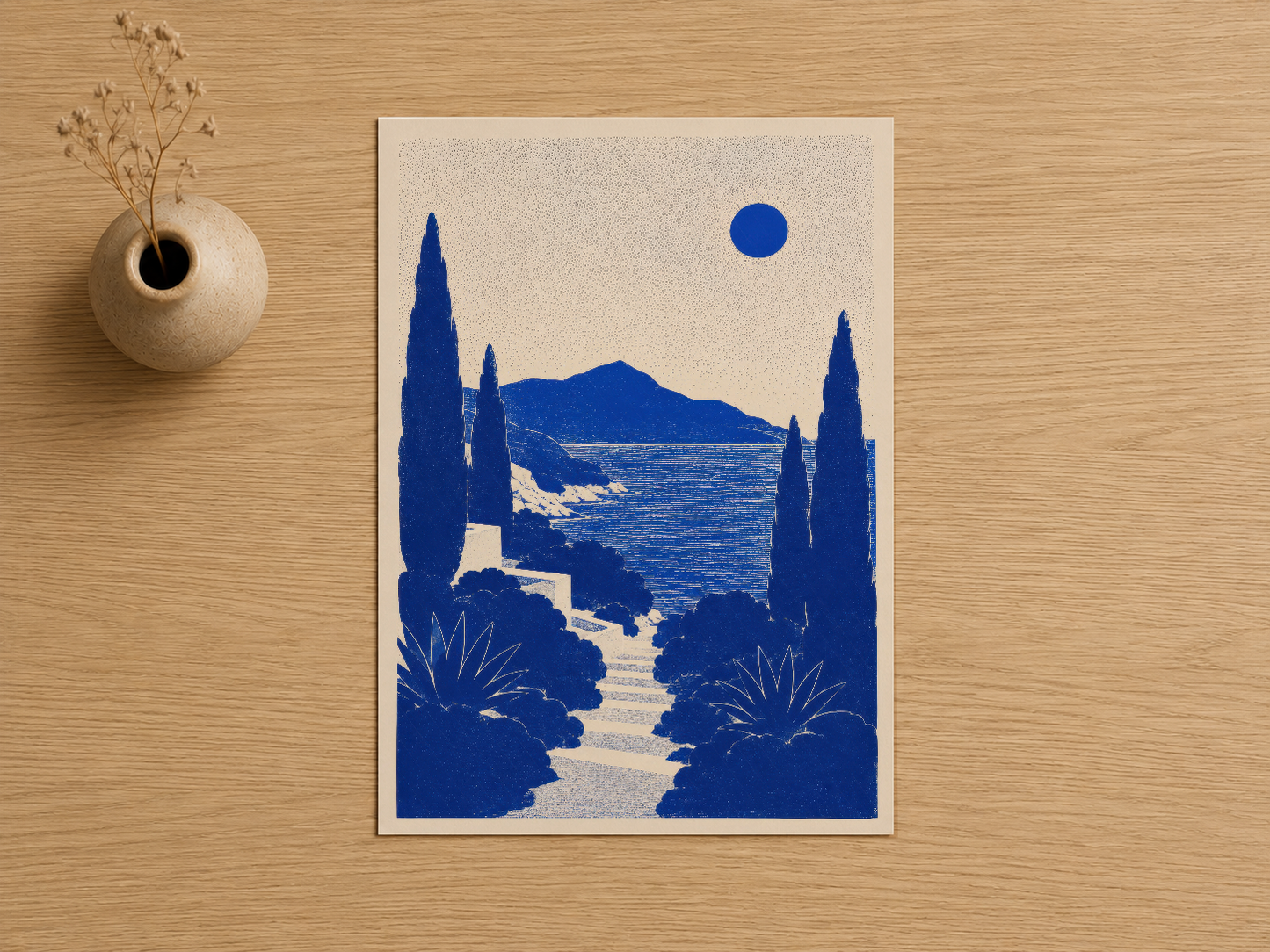Koyu mavi ve krem renkli, deniz manzarasıyla serapi sanat baskısı, dekoratif poster tasarımı.