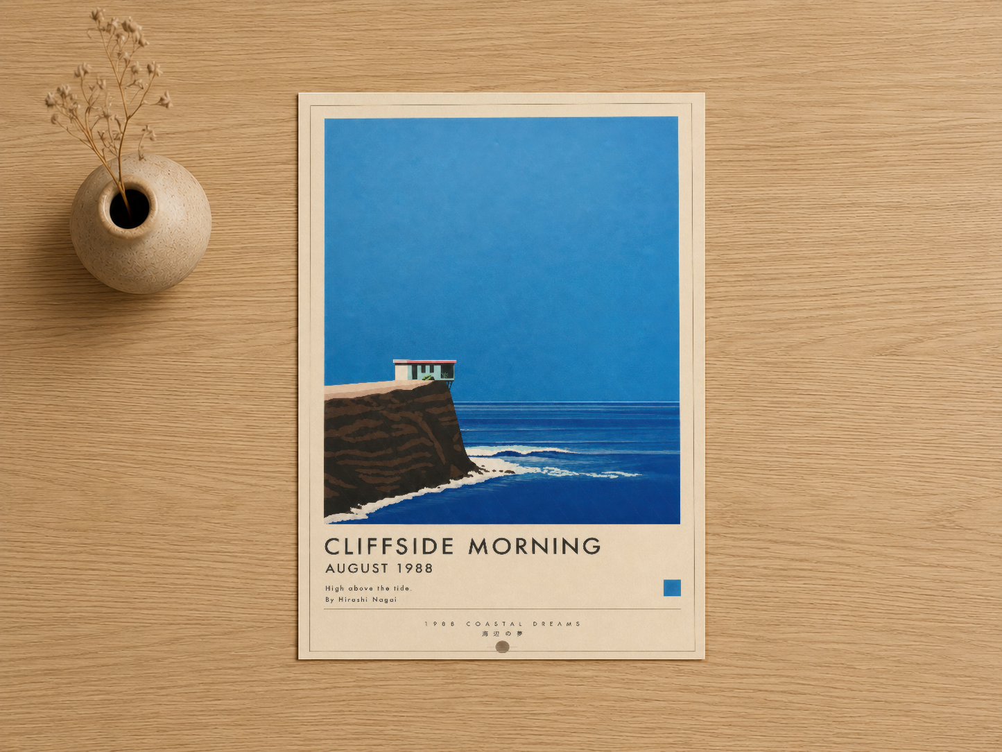 Cliffside Morning posteri, gözlemci bir kulübe ve dalgaların yer aldığı manzara tasarımıyla, retro poster stilinde.