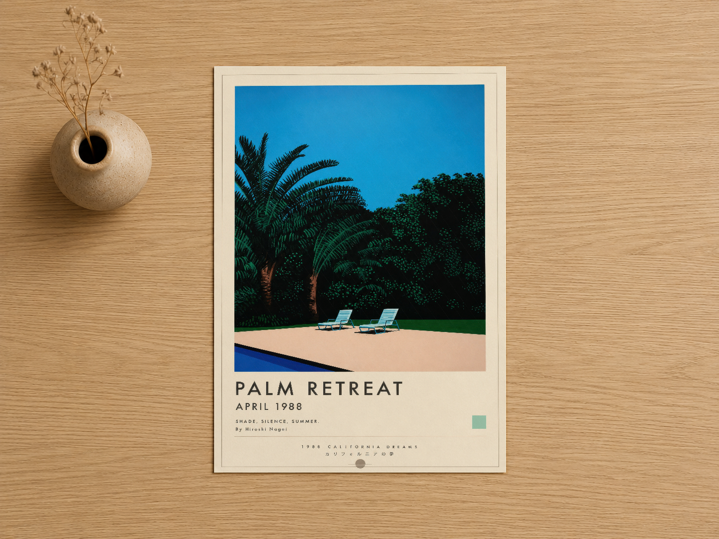 Palmiye ağaçlarının gölgelendiği sahil sahnesiyle 1988 tarihli Palm Retreat tablosu, beyaz çerçevede ahşap arka planda.