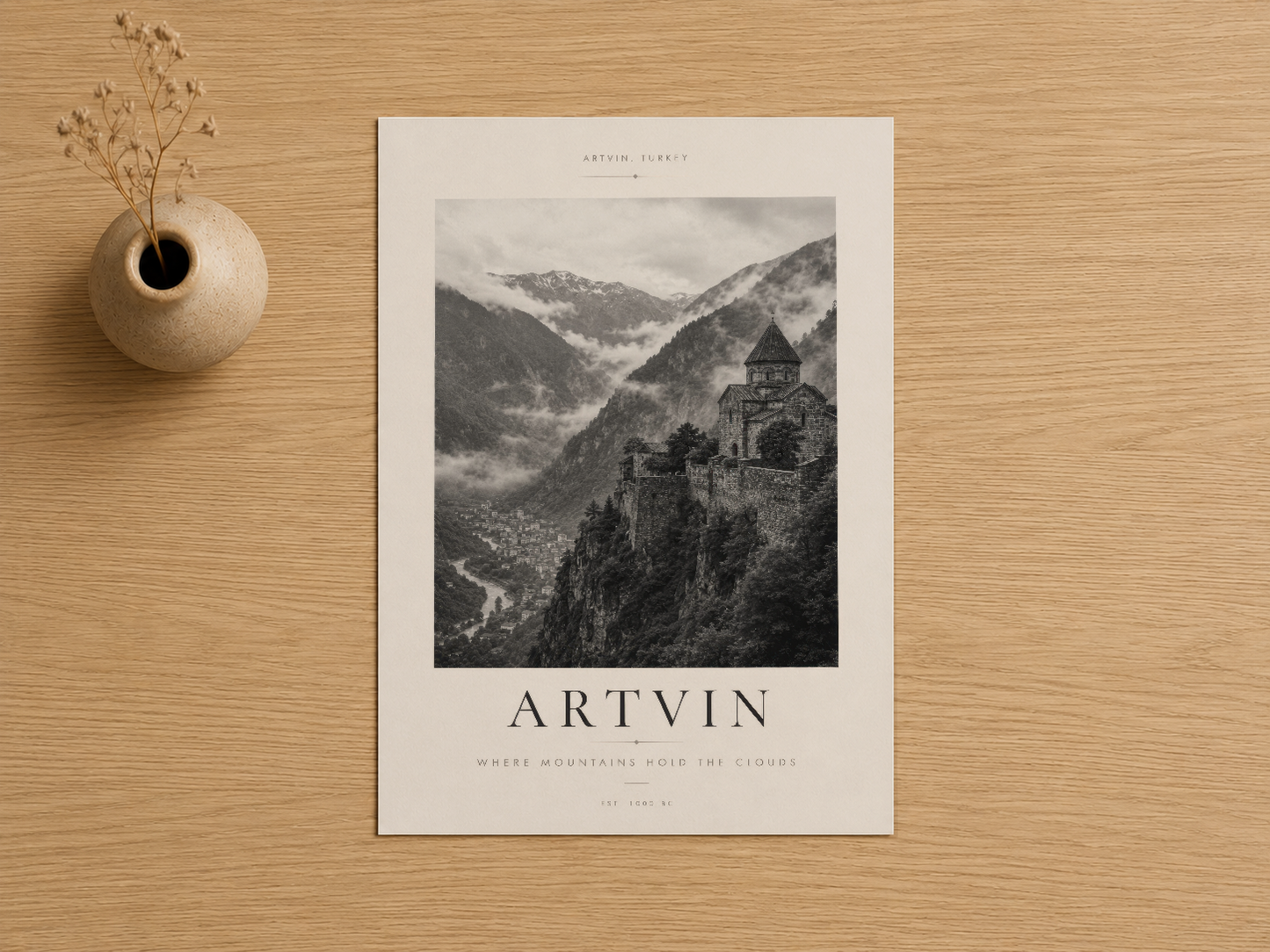 Siyah beyaz Artvin kalesi fotoğrafı, minimalist tasarımlı duvar sanatı tablosu.
