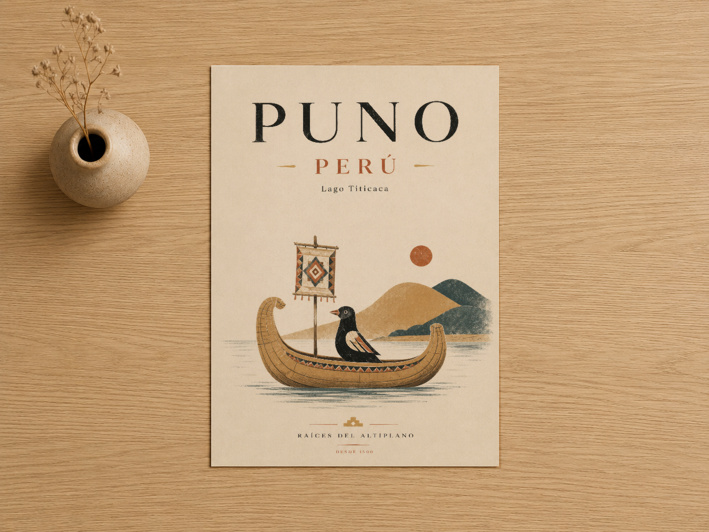 Puno Peru sanat baskısı, krem rengi arka planda, geleneksel tüğülü balık teknesi ve andean dağlar konulu tasarım