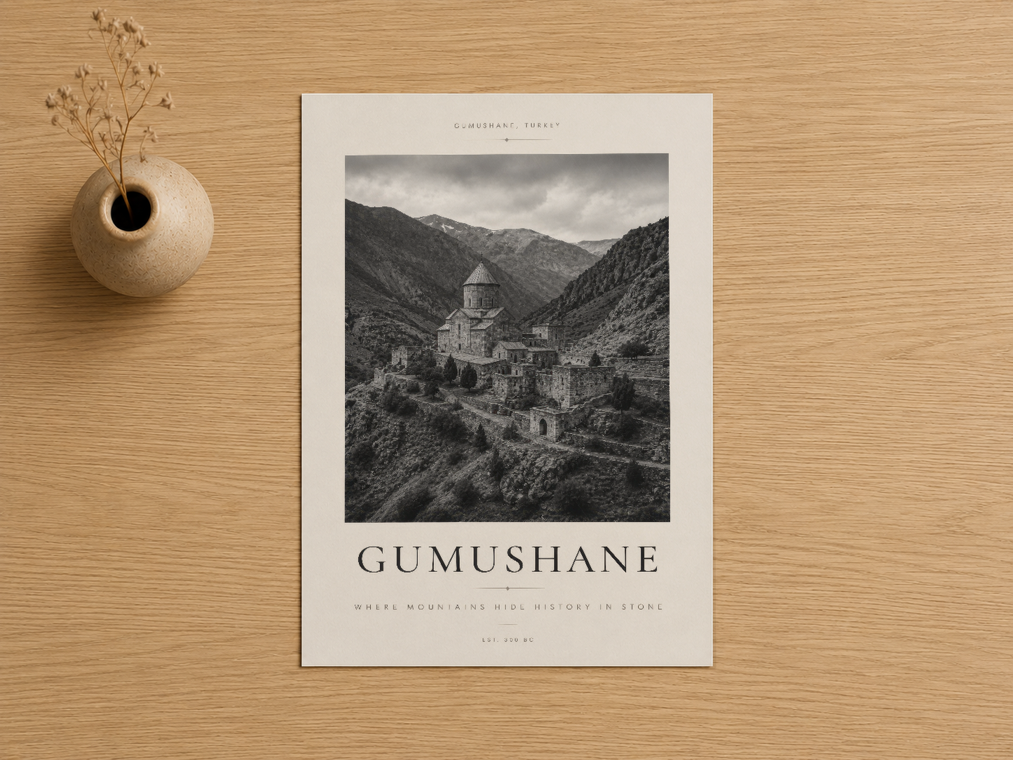 Gümüşhane posteri, siyah-beyaz dağ manzarası fotoğrafı ve tipografik tasarımla sunuluyor.