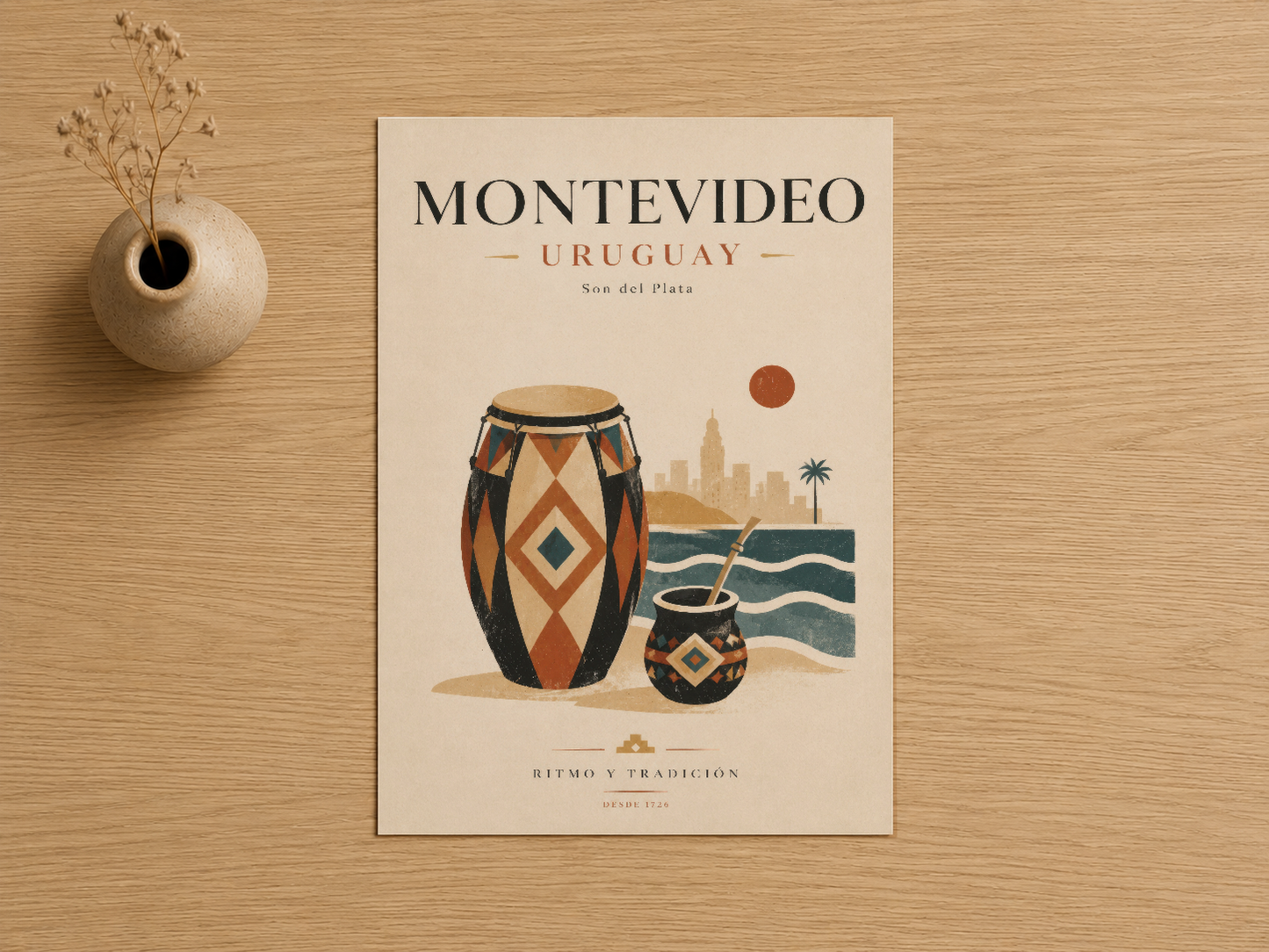 Davul ve coğrafi öğeler içeren Montevideo Uruguay tasarımı, sıcak tonlar ve geometrik desenleriyle kültürel kimlik taşıyan