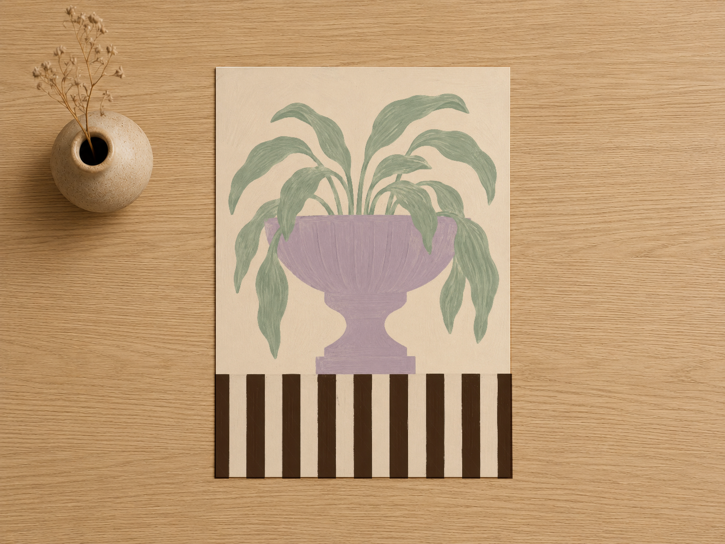 Lila urn vazo ve sarkıntı bitki motifli sanat baskısı, striped deseni ile tamamlanan çağdaş tablo.