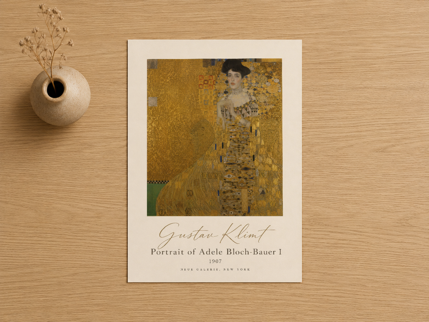 Gustav Klimt'in Adele Bloch-Bauer I portresi, zarif yazı tipi ile sunulan sanat baskısı.