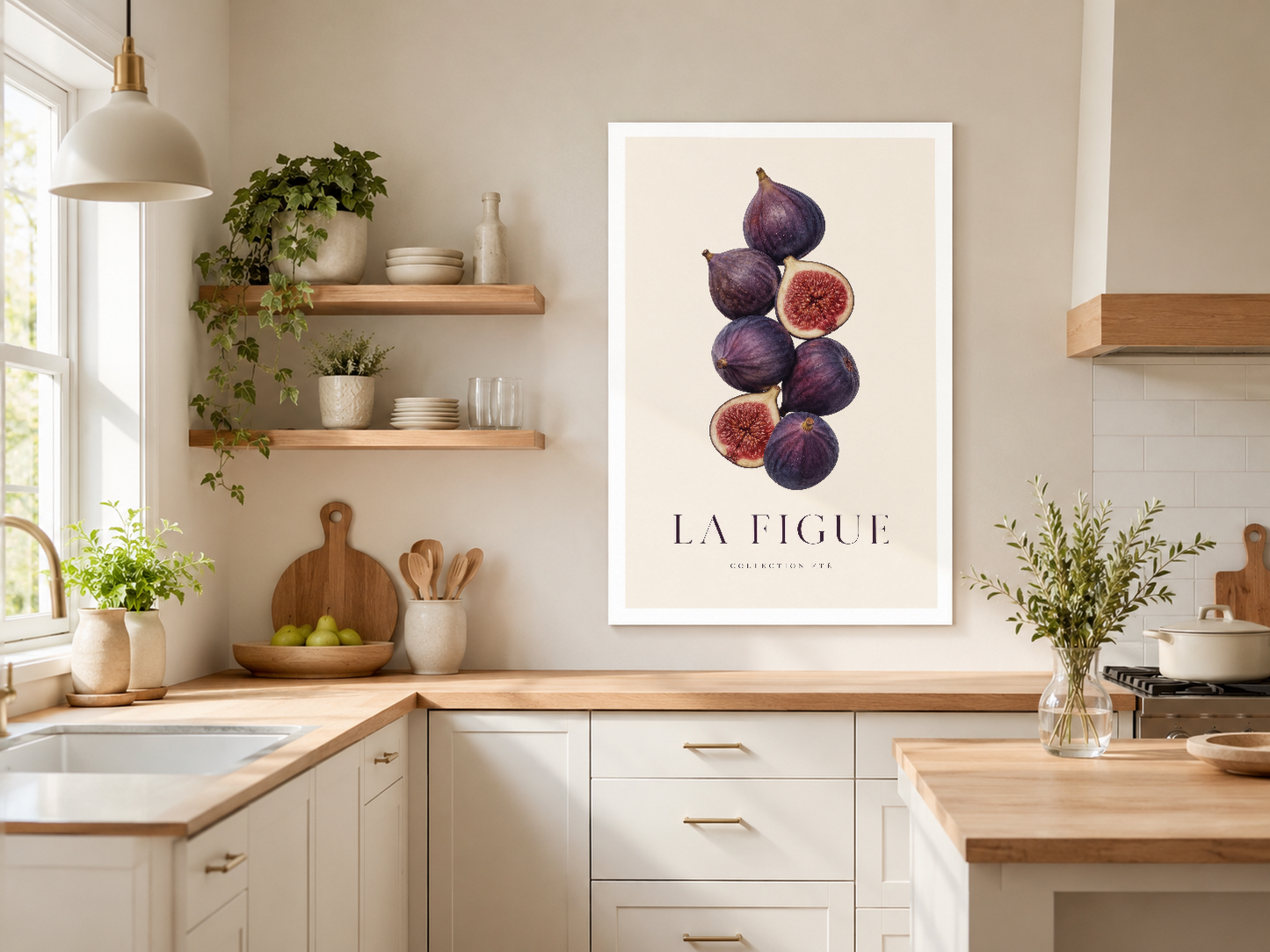 Stilize incir çizimleri sunan botanik sanat, ışıltılı mutfakta duvarla bütünleşen şık ve modern poster.