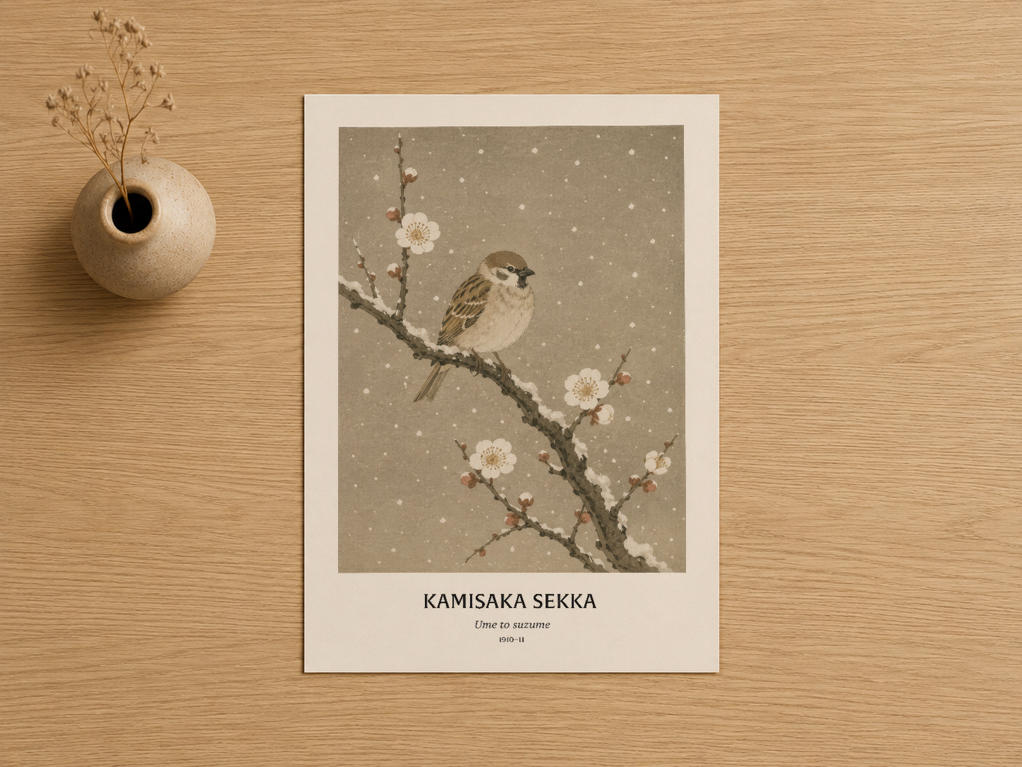 Kamisaka Sekka imzalı poster, dal üstünde oturan kuş ve beyaz çiçeklerin dekore edildiği Japon tarzı sanat baskısı.