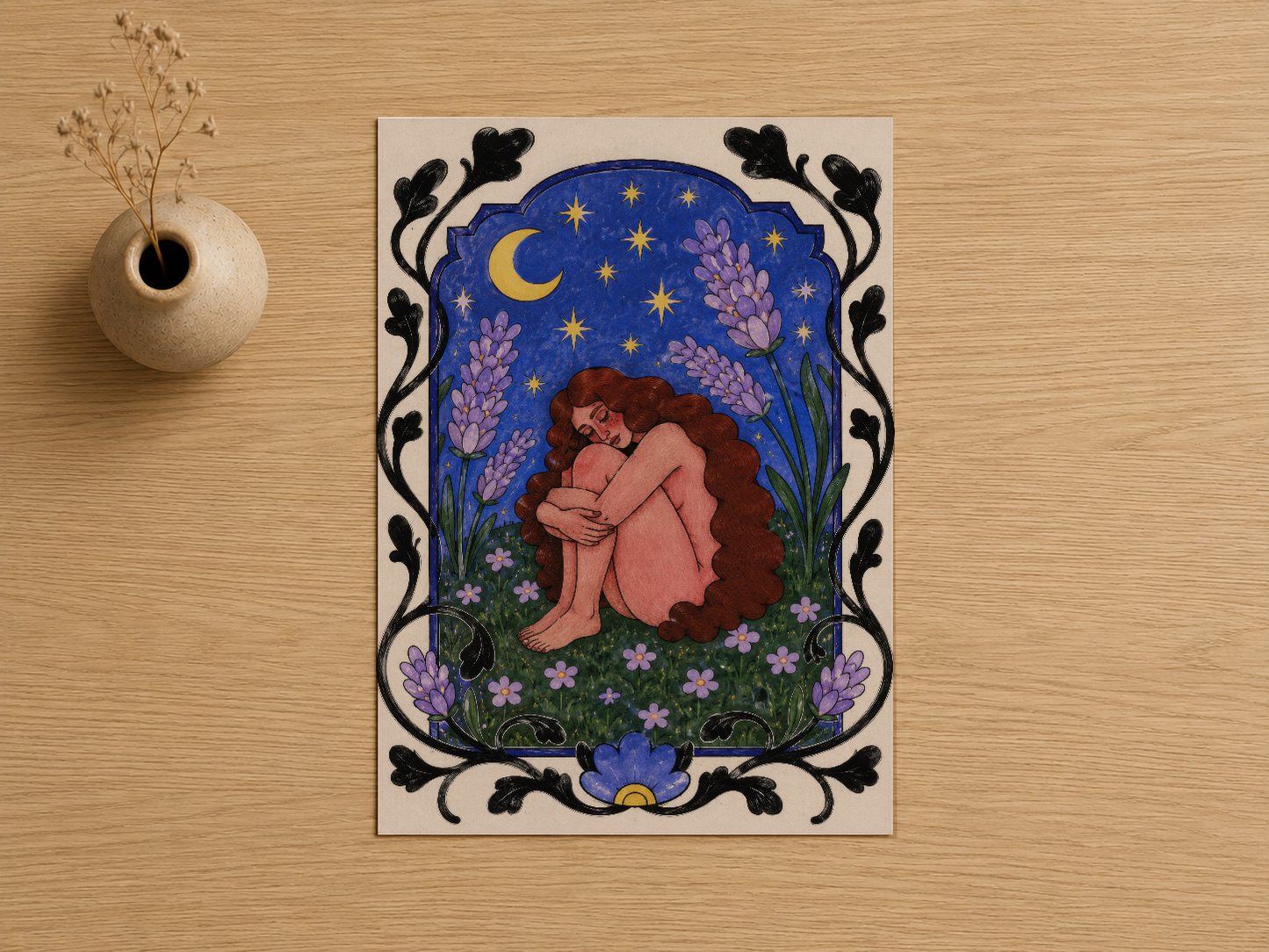 Ay ışığında bahçede meditasyon yapan figürü gösteren mistik ruh tablosu ve siyah çerçeve.