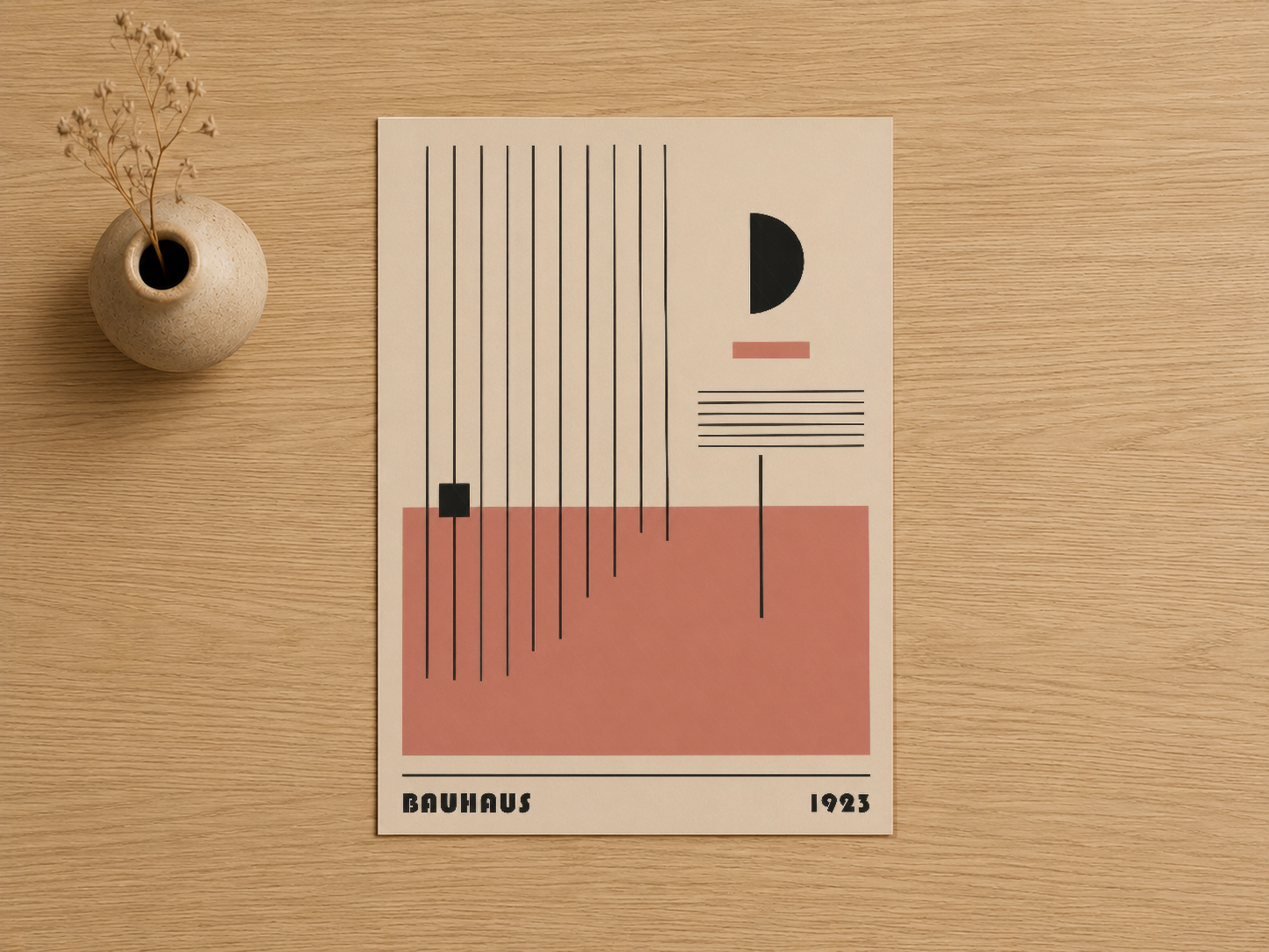 Siyah çerçevede Bauhaus ekolü geometrik poster, dikey çizgiler ve mercan renk bloğu kombinasyonu.