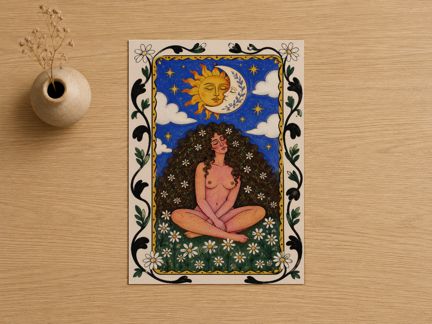 Ay ve güneş sembolizmiyle bezeli, celestial figüratif sanat tablosu, dekoratif sınırları ve parlak mavi gökyüzü tonlarıyla.