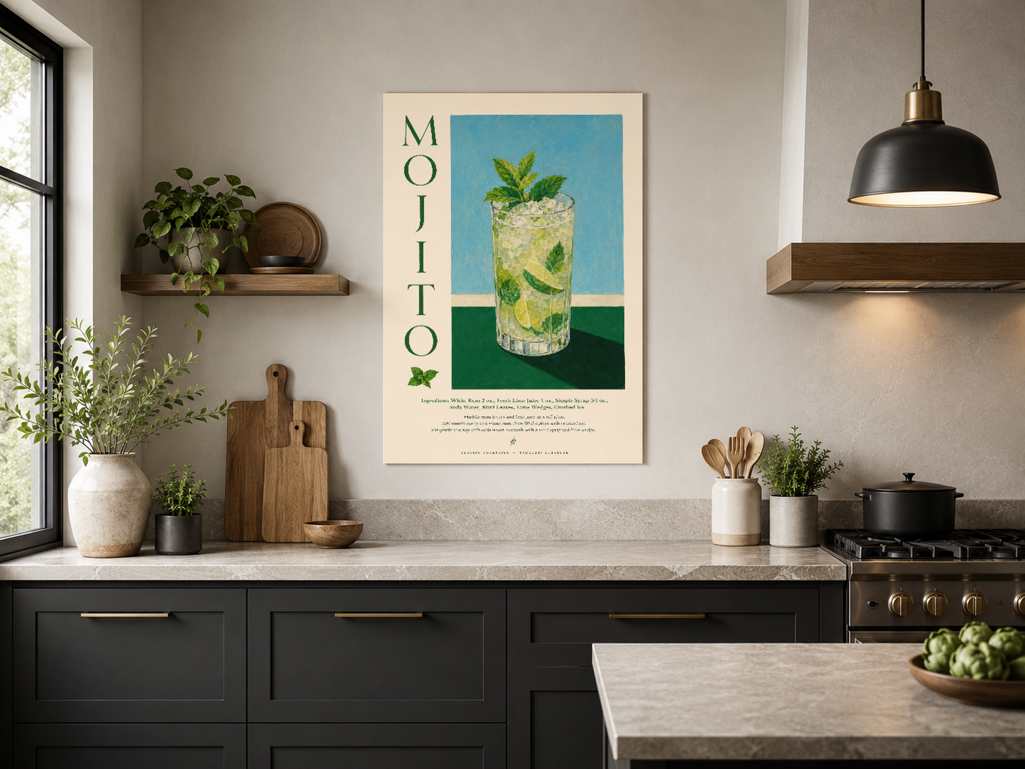 Siyah ve yeşil tonlarında mojito posteri, modern mutfak alanında duvar sanatı olarak yerleştirilmiş.