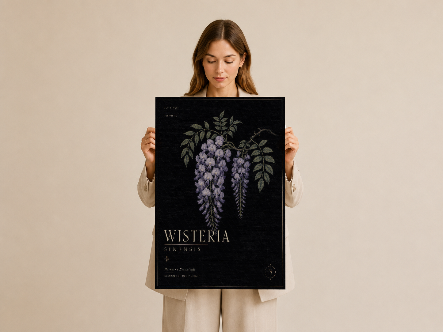 Mor wisteria çiçekleri ve yapraklarıyla tasarlanmış siyah poster, çerçeveli duvar sanatı.