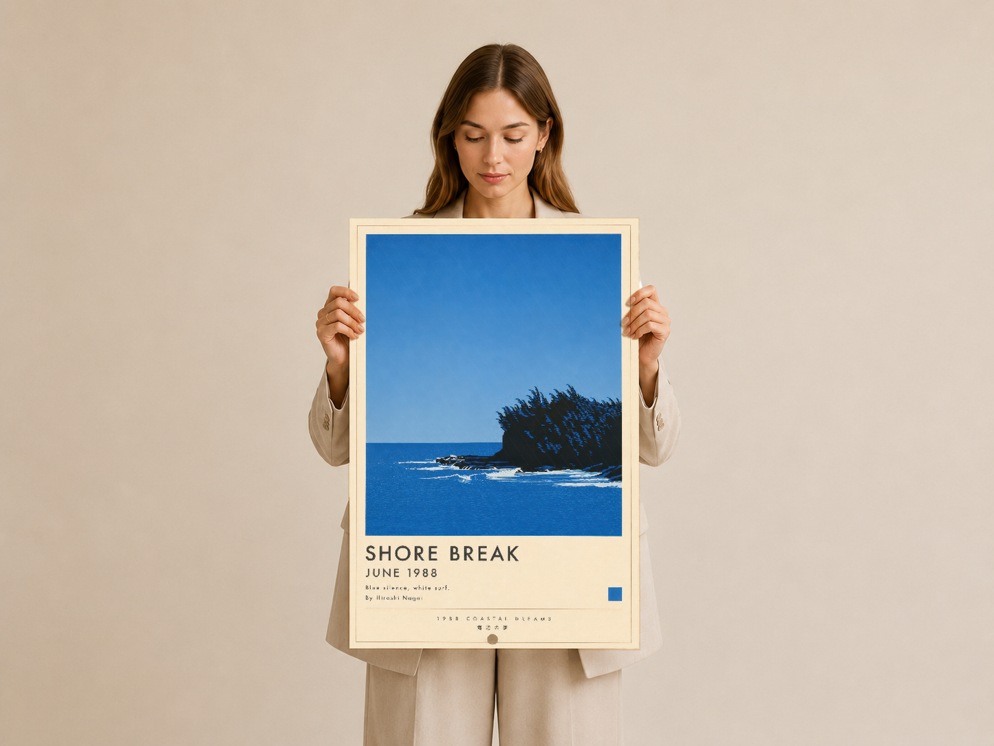 Retro poster stilinde, deniz ve kaya manzarası gösteren Shore Break duvar tablosu.