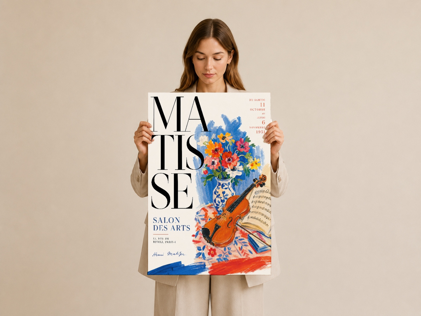 Matisse sanat posteri, elle tutulur halde gösterilen 1951 Salon des Arts tasarımı, vibranlı çiçek ve keman resmi.