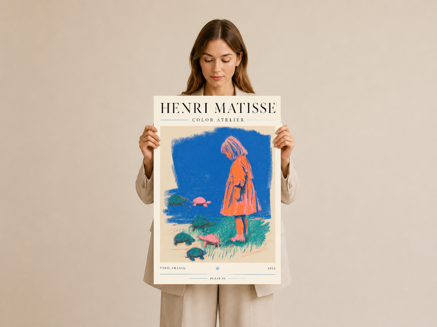 Henri Matisse Color Atelier posteri, elinde tutularak gösterilen, 1932 Pariş çalışmasının sanat baskısı.