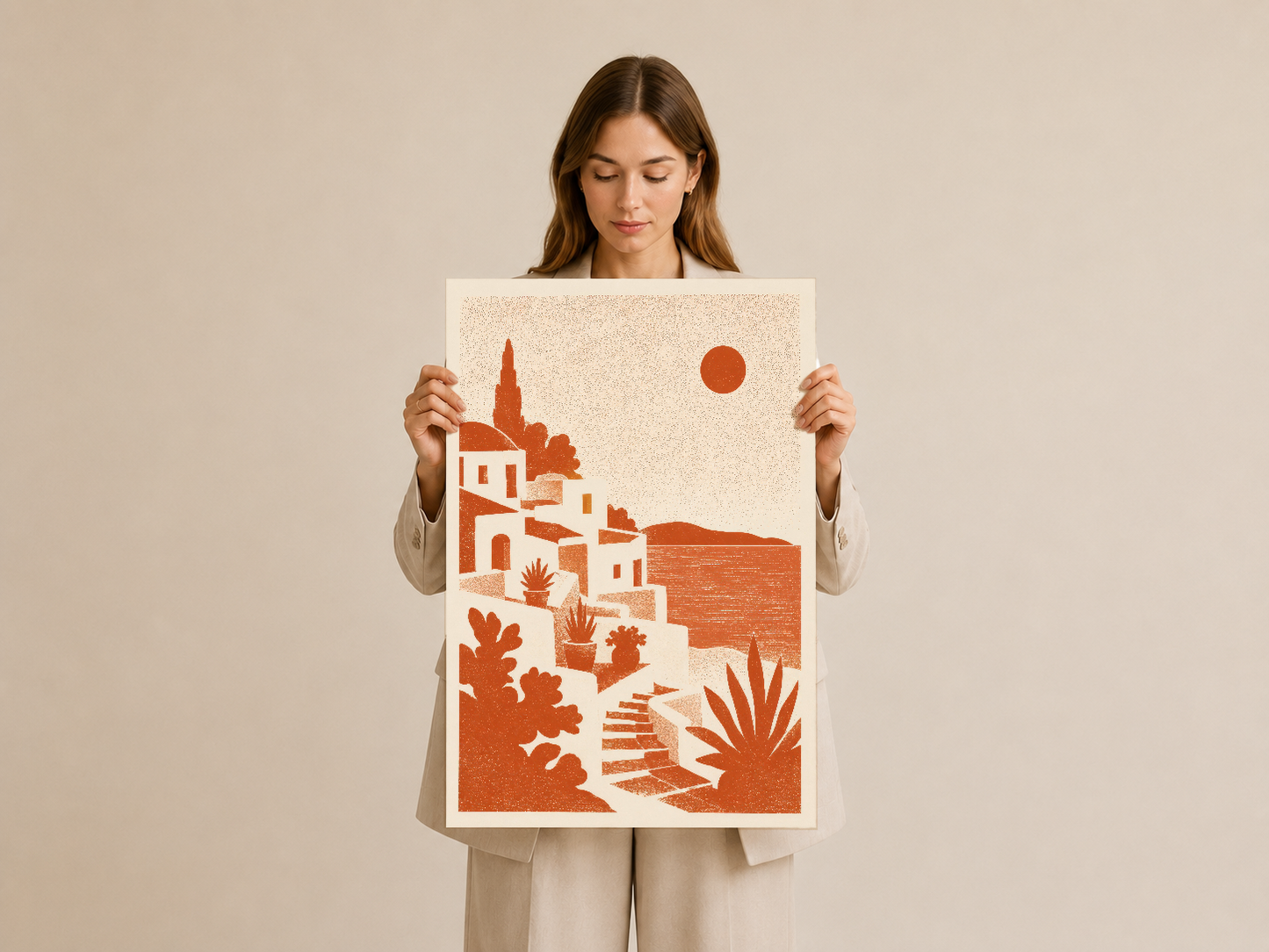 Ahşap tasarımlar ve palmiye ağaçları içeren turuncu ton sanat eserini gösteren kadın portresi.