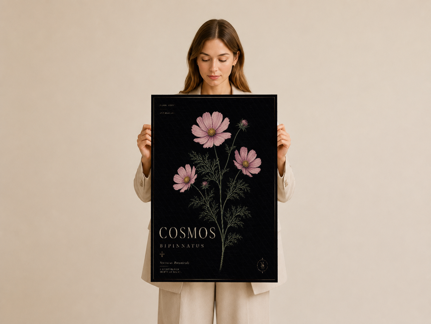 Cosmos bipinnatus duvar tablosu, beige tonda tasarımcı tarafından sunulan şık poster.