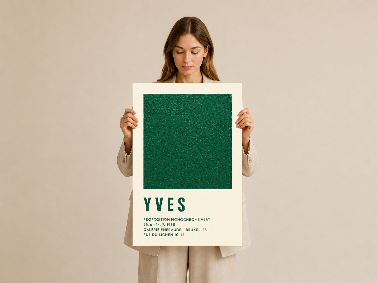 Yumuşak tonda tutulan YVES tasarım posteri, minimal ve çağdaş sanat koleksiyonu için ideal seçim.