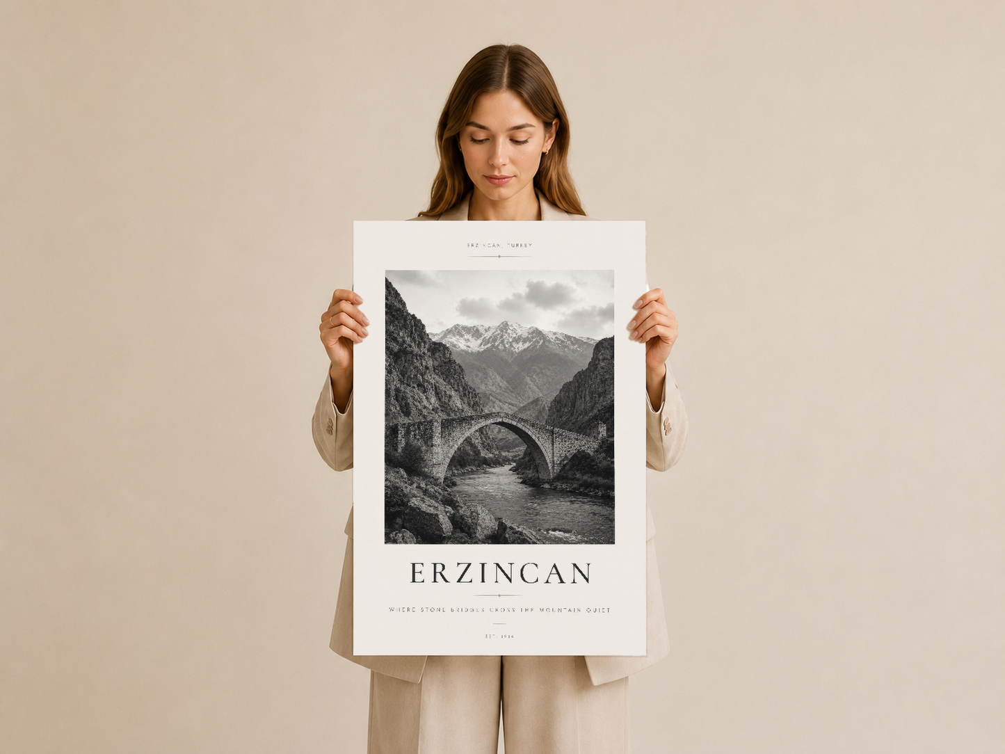 Erzincan dağ ve köprü motifleri taşıyan minimalist tasarımlı duvar tablosu.