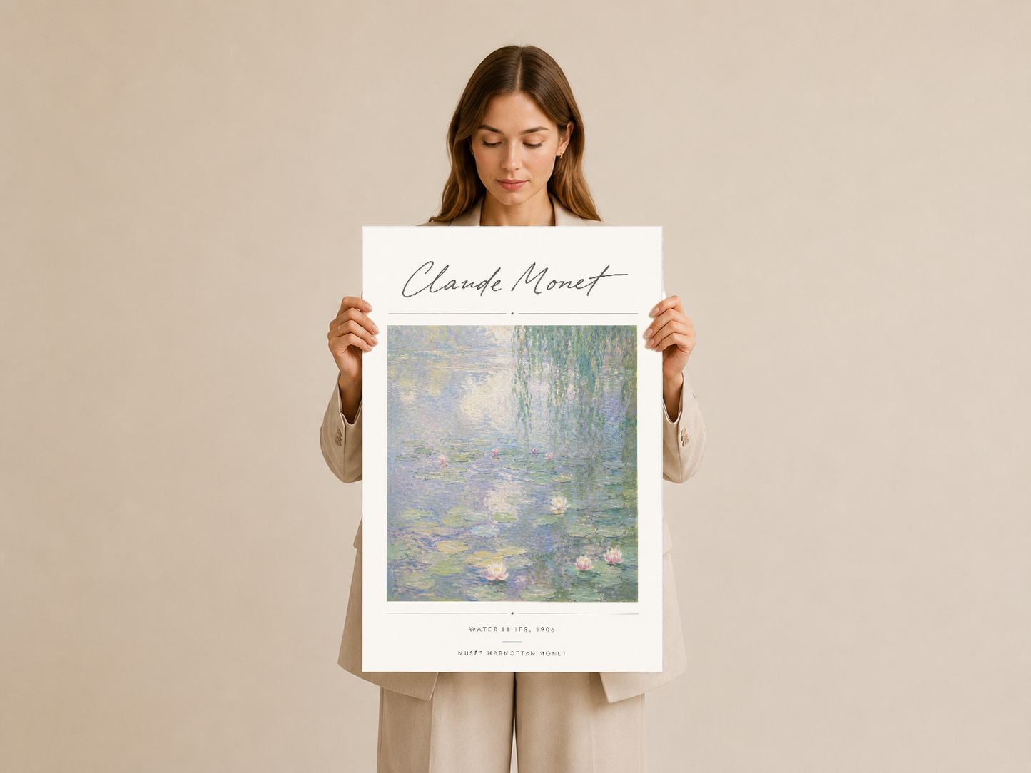 Monet Su Nilüferleri posteri, canlı bir şekilde sarı krem tonunda sunuluyor.
