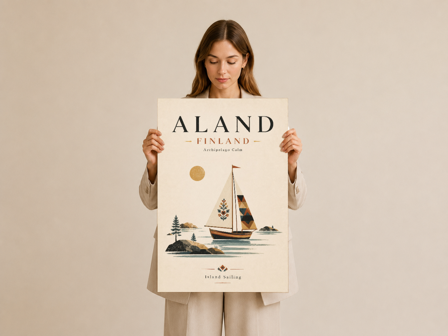 Aland Finland tablosu, denizcilik temalı tasarım, bej tonda ve elde tutuluyor.