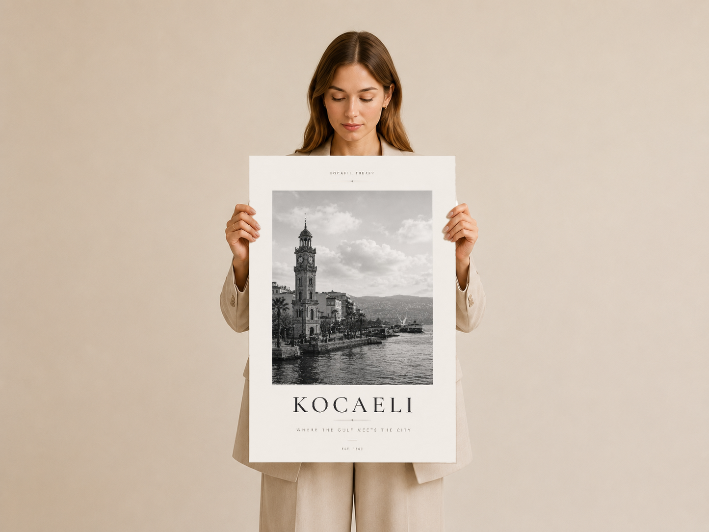 Kocaeli poster, zarif beyaz çerçevesi ve kaynağını gösteren tipografi tasarımı ile sanat eseri olarak sunulmuş.