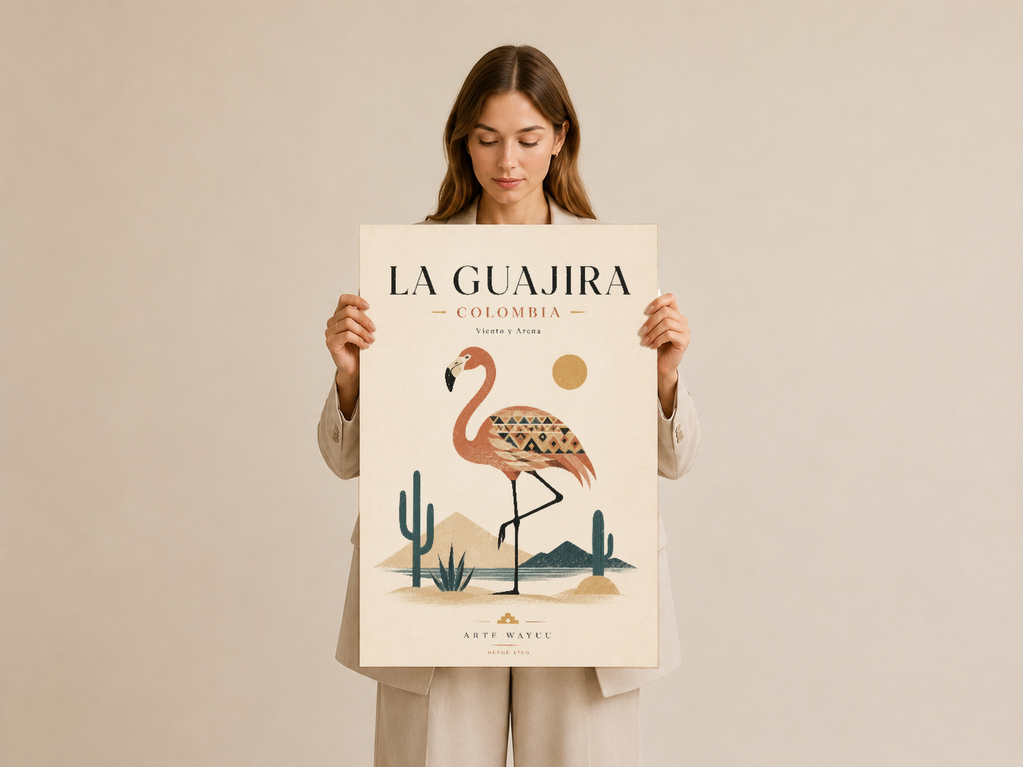 La Guajira tablonun detaylı görünüşü, geometrik desenli flamingo ve çöl bitki öğeleriyle.