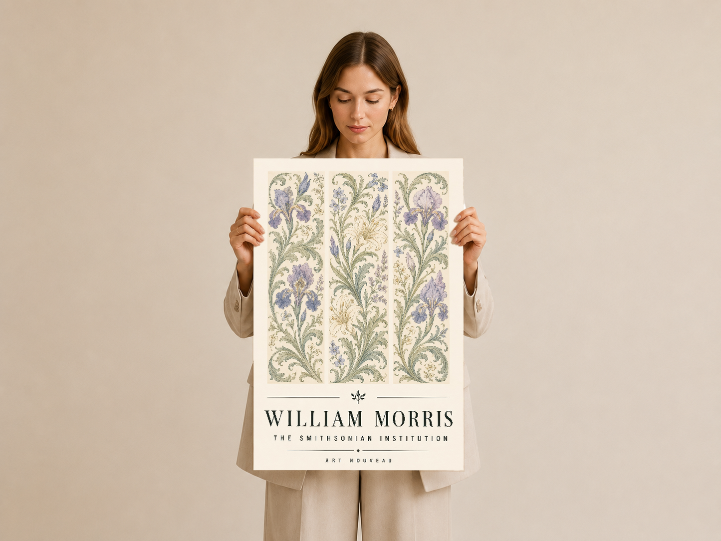 William Morris çiçek motifi duvar tablosu, elde tutulan baskı olarak gösterilen sanat eseri.