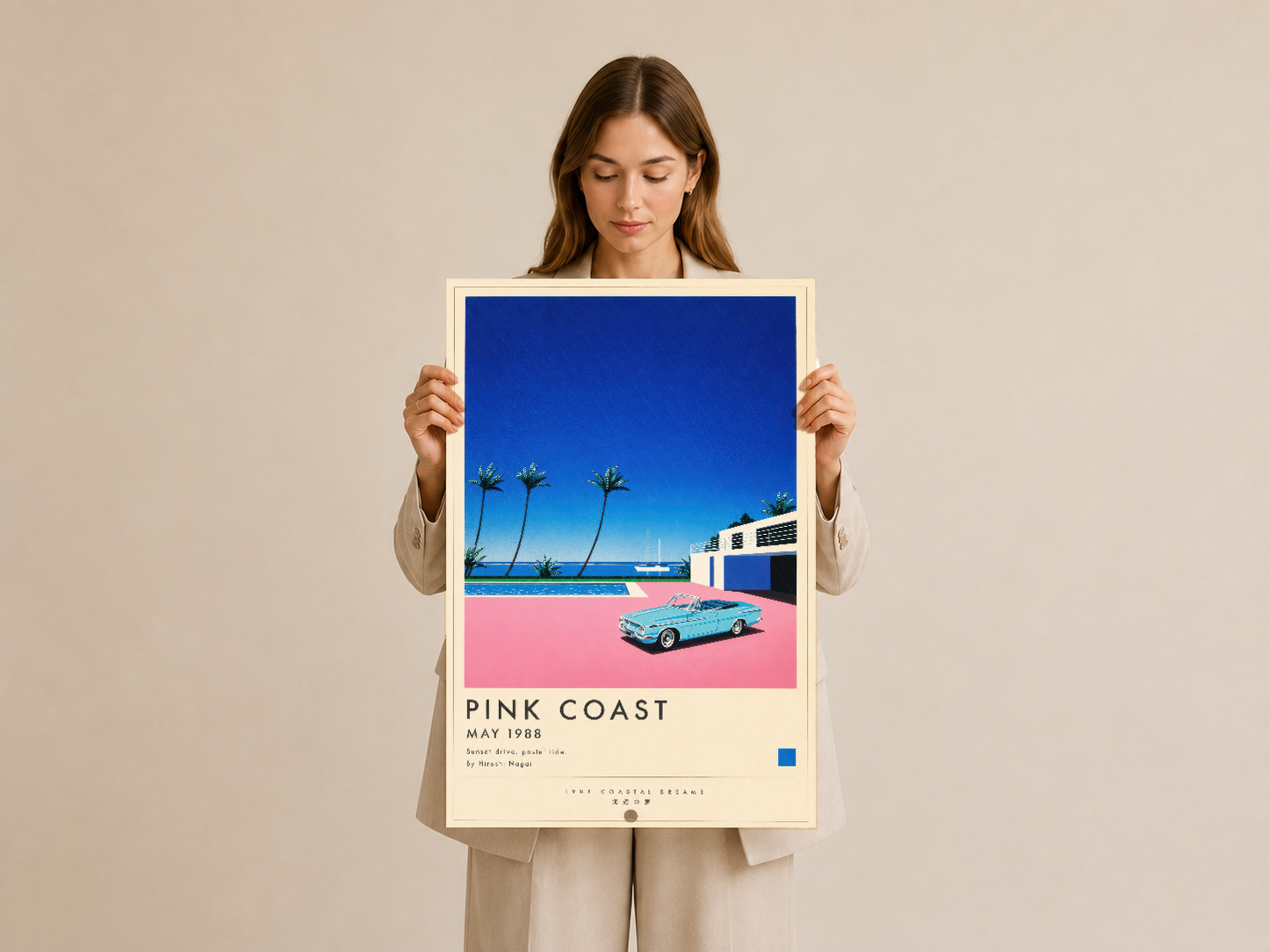 İkonografik pembe kıyı ve vintage otomobil görselinin sanatsal duvar tablosu.