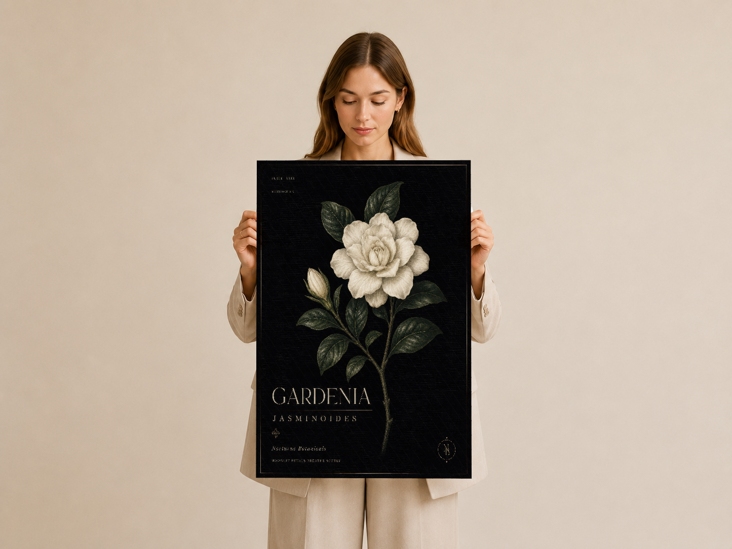 Gardenia jasminoides duvar tablosu, zarif çiçek detayıyla minimalist dekorasyon alanında.