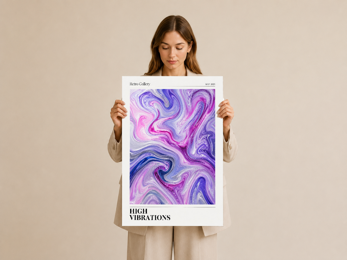 Mor pembe soyut sıvı tasarım tablosu, samimi retro galeri sunumu, modern sanat koleksiyonu.