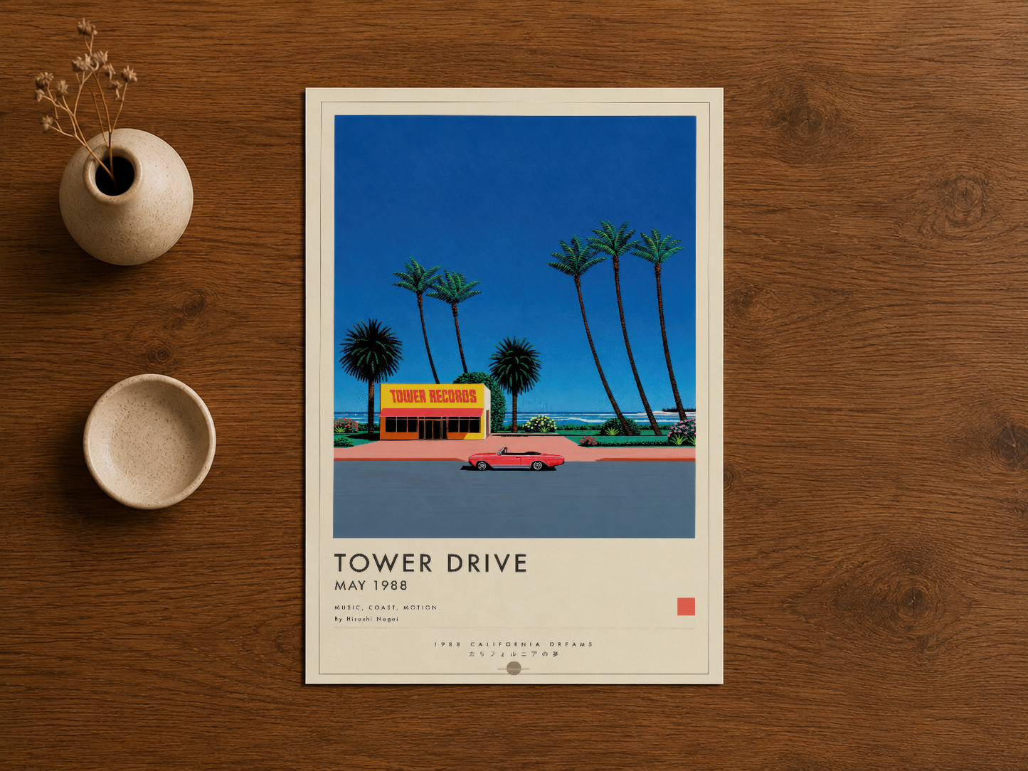 Tower Drive posteri, 1988 tarihli; mavi gökyüzü, palm ağaçları ve retro mimarisiyle sanat baskısı.