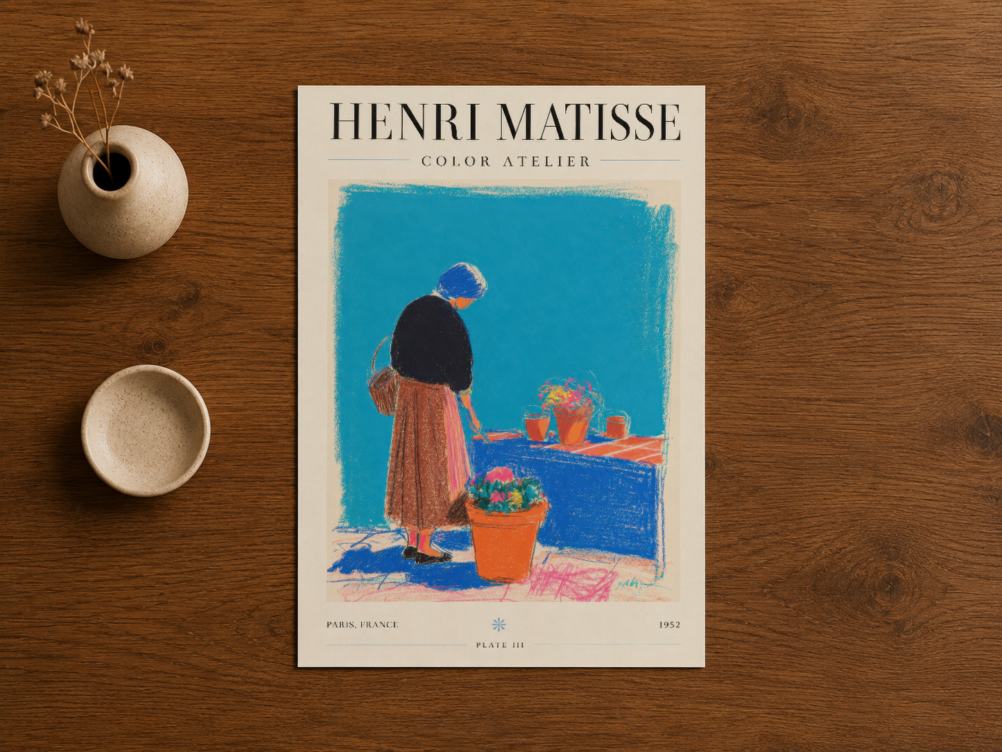 Henri Matisse Color Atelier poster, ahşap çalışma masasında sergilenen vintage stil sanat baskısı.