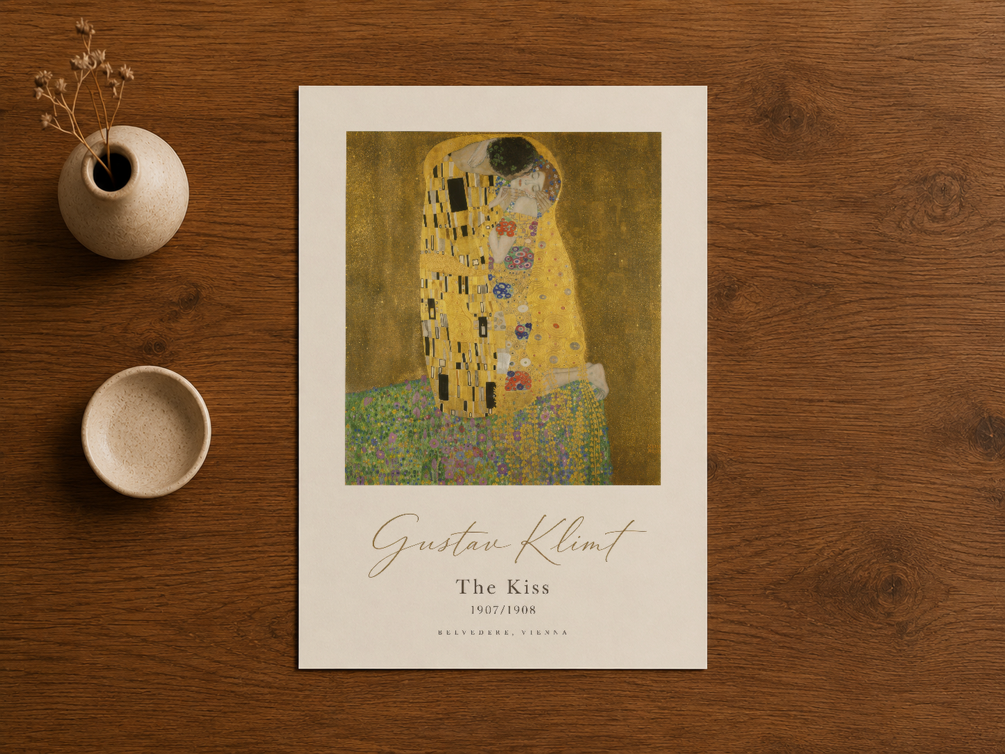 Klasik sanat tutkunları için ideal, zarif font ve orijinal renk paletteyle Klimt baskı posteri.