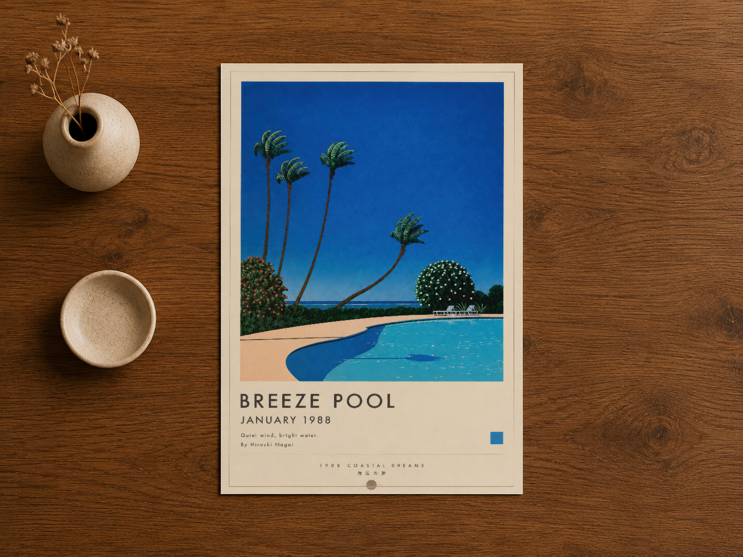 Breeze Pool baskısı, ahşap ortamda sergilenerek, 1988 yılı referansıyla nostaljik ve sakin bir atmosphere yaratıyor.
