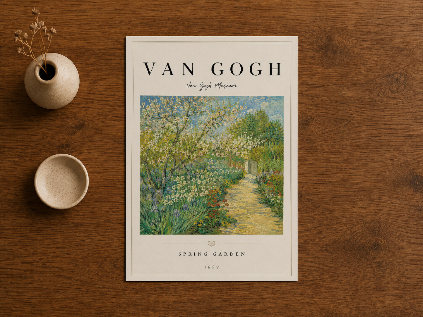 Van Gogh İlkbahar Bahçesi sanat baskısı, ağaçlar ve çiçeklerin dinamik perspektifini zarafet eşliğinde gösteriyor.