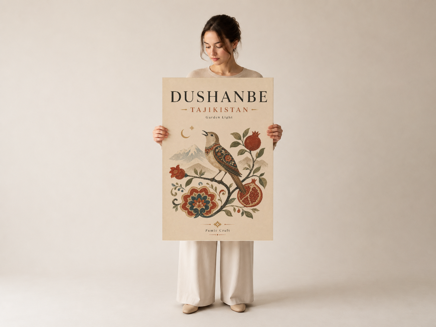 Dushanbe Tacikistan duvar dekorasyonu, çok renkli botanik desenler içeren göz alıcı ve asil tasarım.