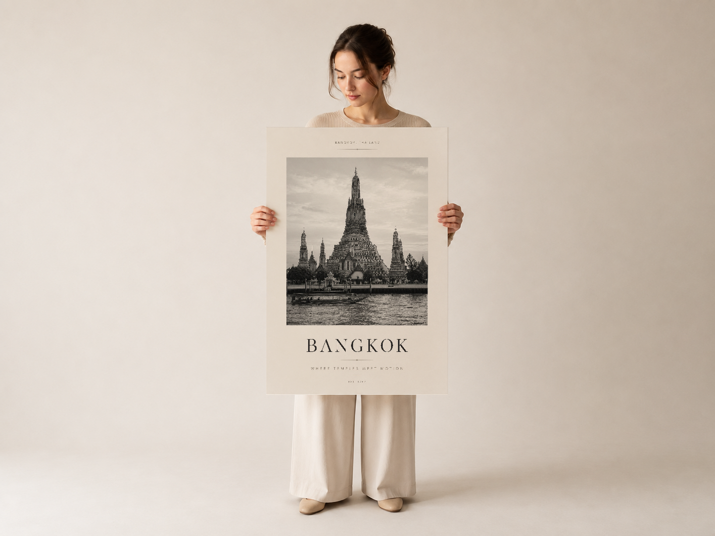 Çerçeveli Bangkok duvar sanatı tasarımı, siyah-beyaz mimari fotoğrafı ve modern tipografi kombinasyonu.