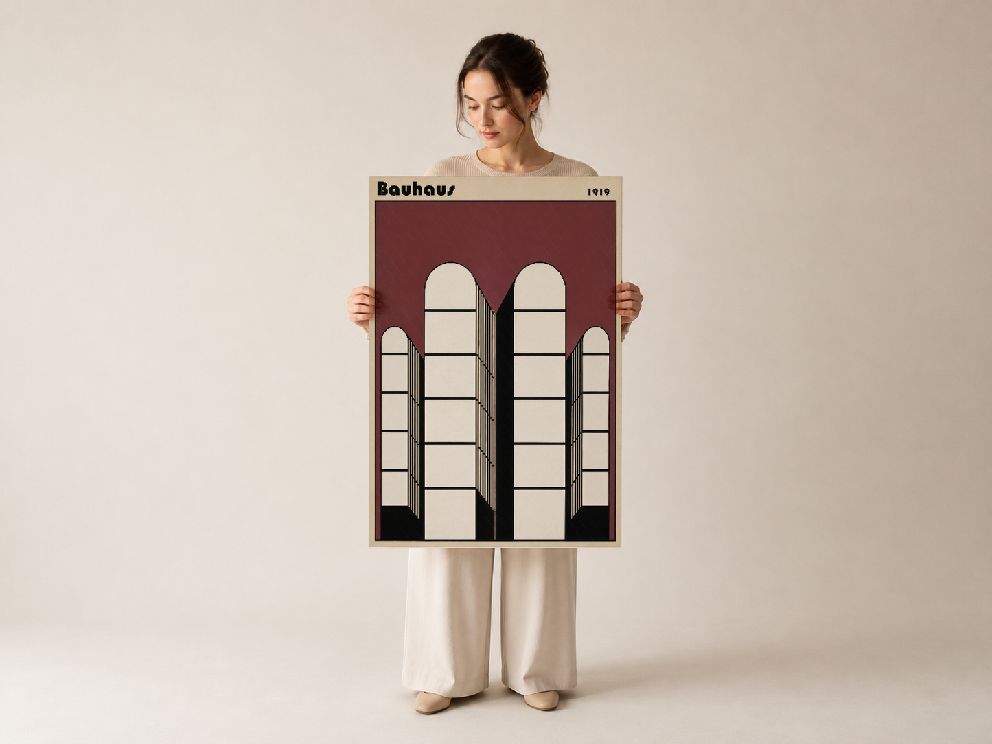 Geometrik pencere motifli Bauhaus tablosu, kadın tarafından sunulan tasarım posteri.
