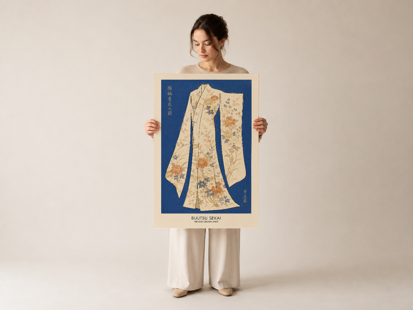 Japon kimono posterini gösteren kadın, koyu mavi ve cream tonlarıyla klasik sanat baskısı sunuyor.