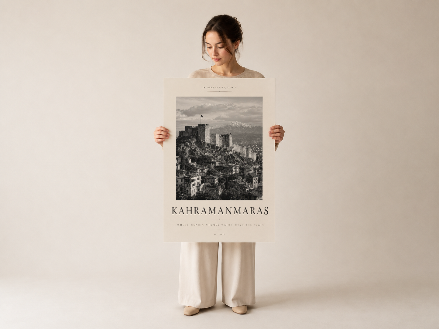 Kahramanmaraş kale ve şehir manzarası tablosu, minimaliz tarzda sergilenen sanat baskısı.