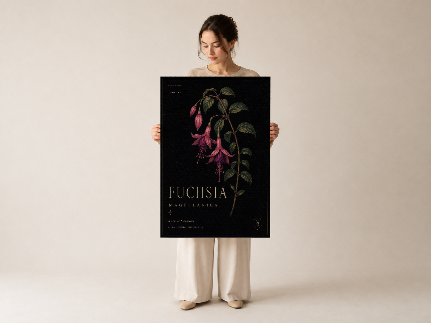 Elegant siyah zemin üzerinde pembe fuşya çiçek tasarımı ile gösterilen duvar posteri.