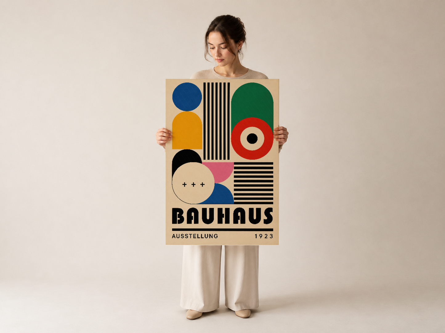 Bauhaus Ausstellung 1923 duvar tablosu, tipografi ve geometri ile iç mekan dekorasyonunda stil sahibi ifade sağlar.
