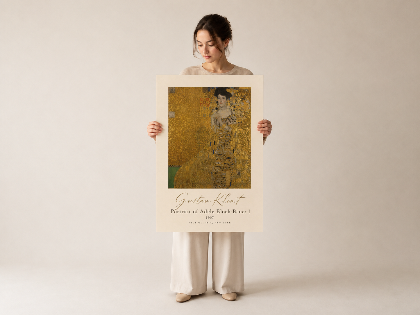 Klimt'in meşhur altın portresi, kaliteli sanat baskısı olarak rahat tutulabiliyor.