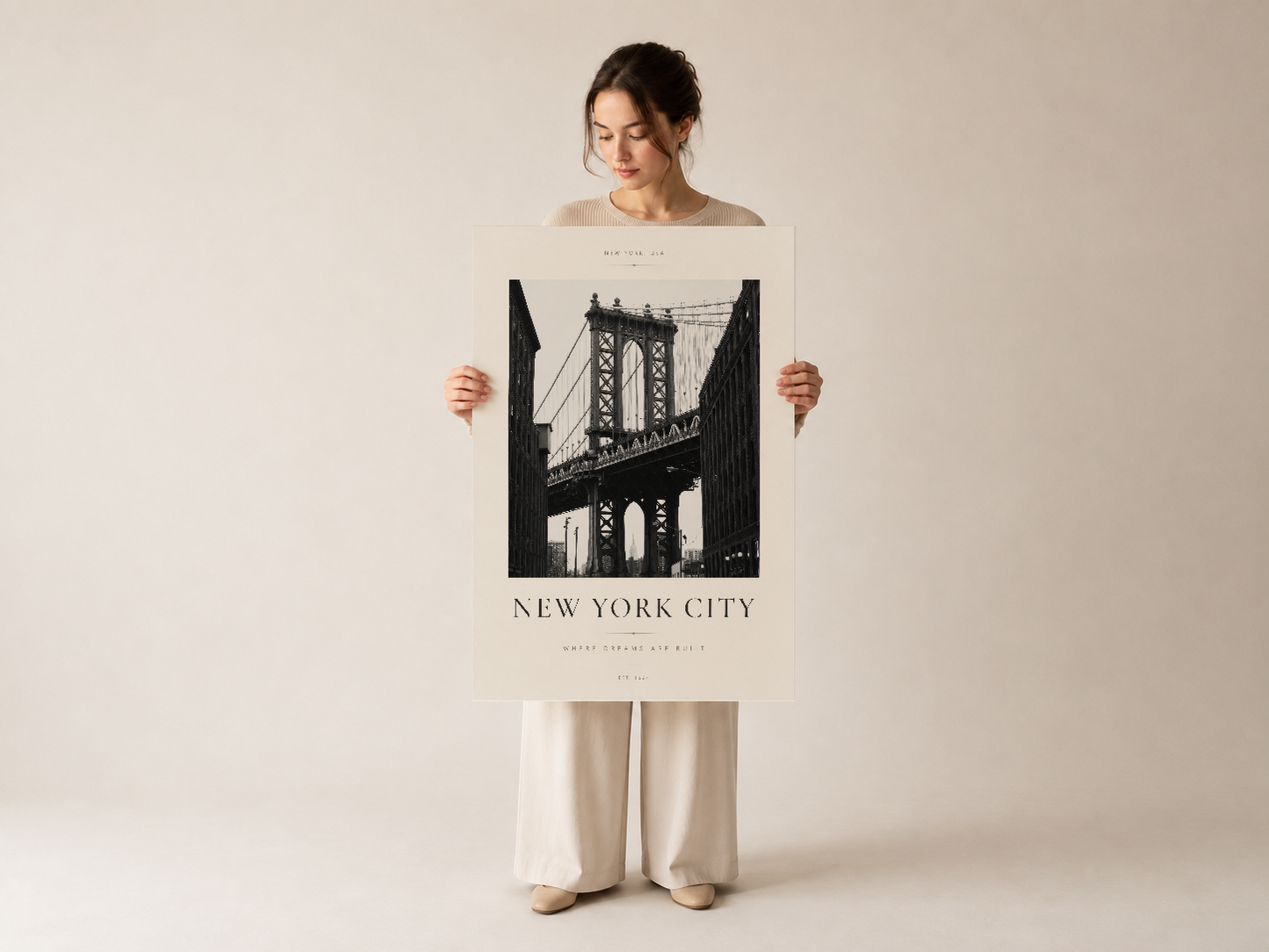 Şehir manzaralı minimalist poster tutan kadın, New York City duvar dekorasyonu, çerçevesiz baskı.