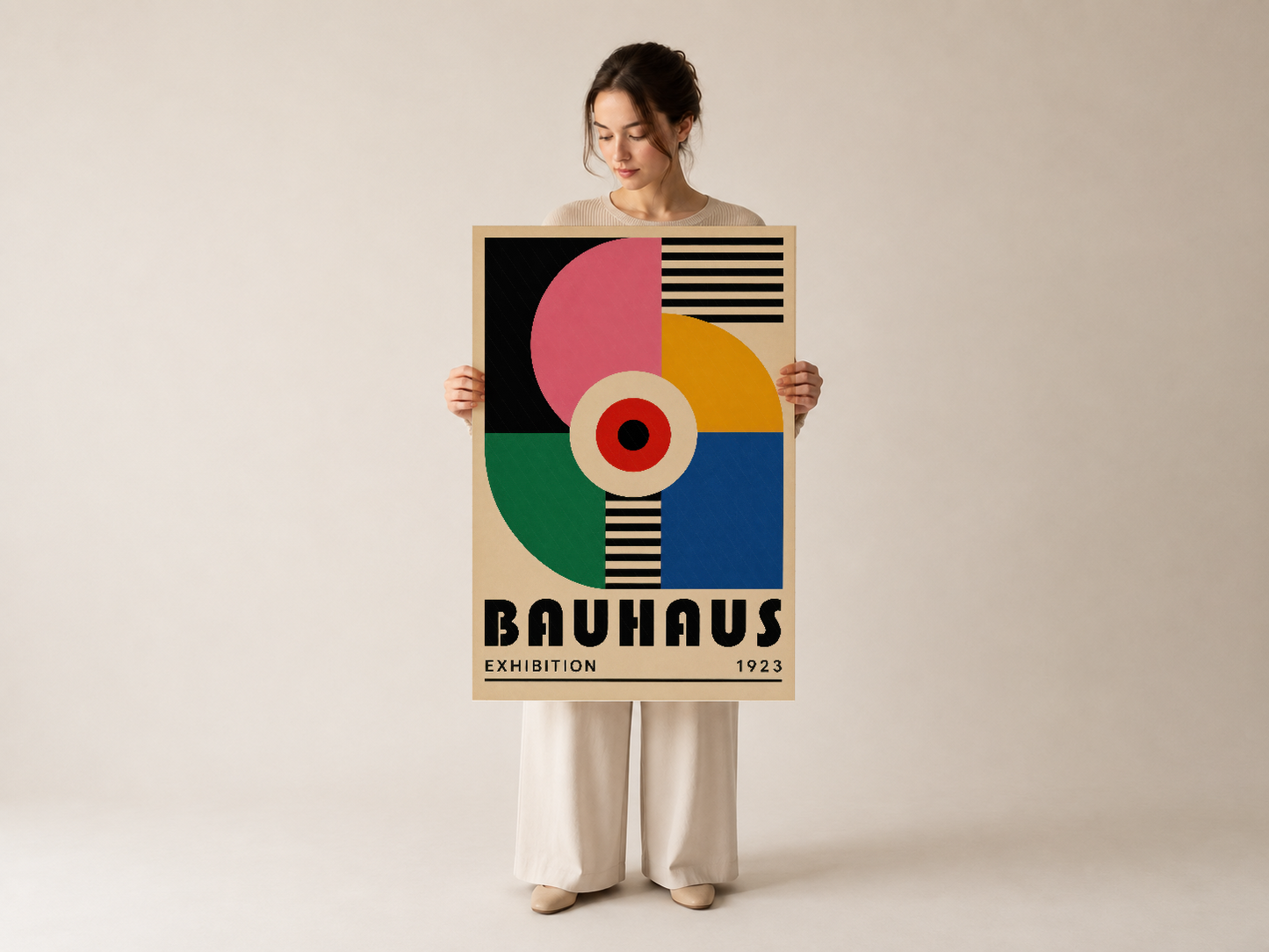 1923 Bauhaus sergisi afişi, pembe, sarı, yeşil renkleriyle geometrik tasarım duvar sanat tablosu.
