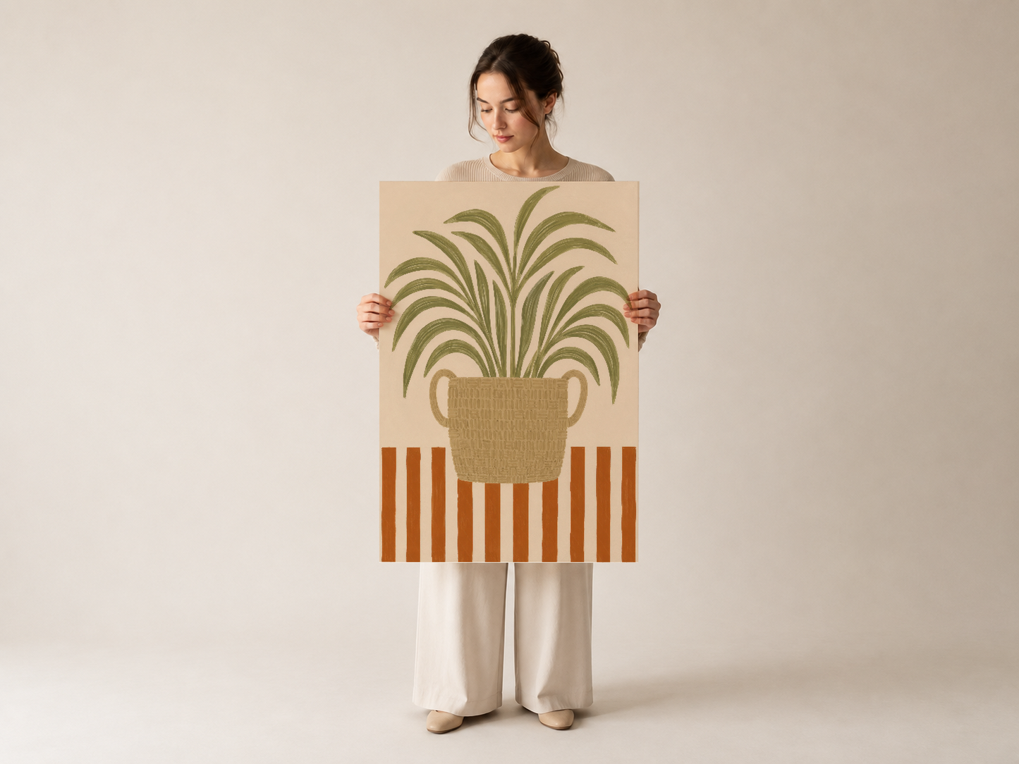 Turuncu çizgili vazo tasarımlı retro sanat baskısı, beige tonlu kanvasa basılmış.