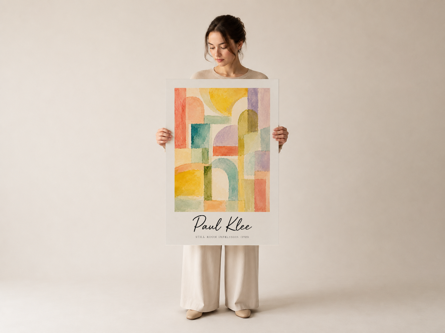 Paul Klee sanat posteri, tutulan çerçevede, mimari formlar ve ısıl renk paletiyle modernist estetik sunuyor.
