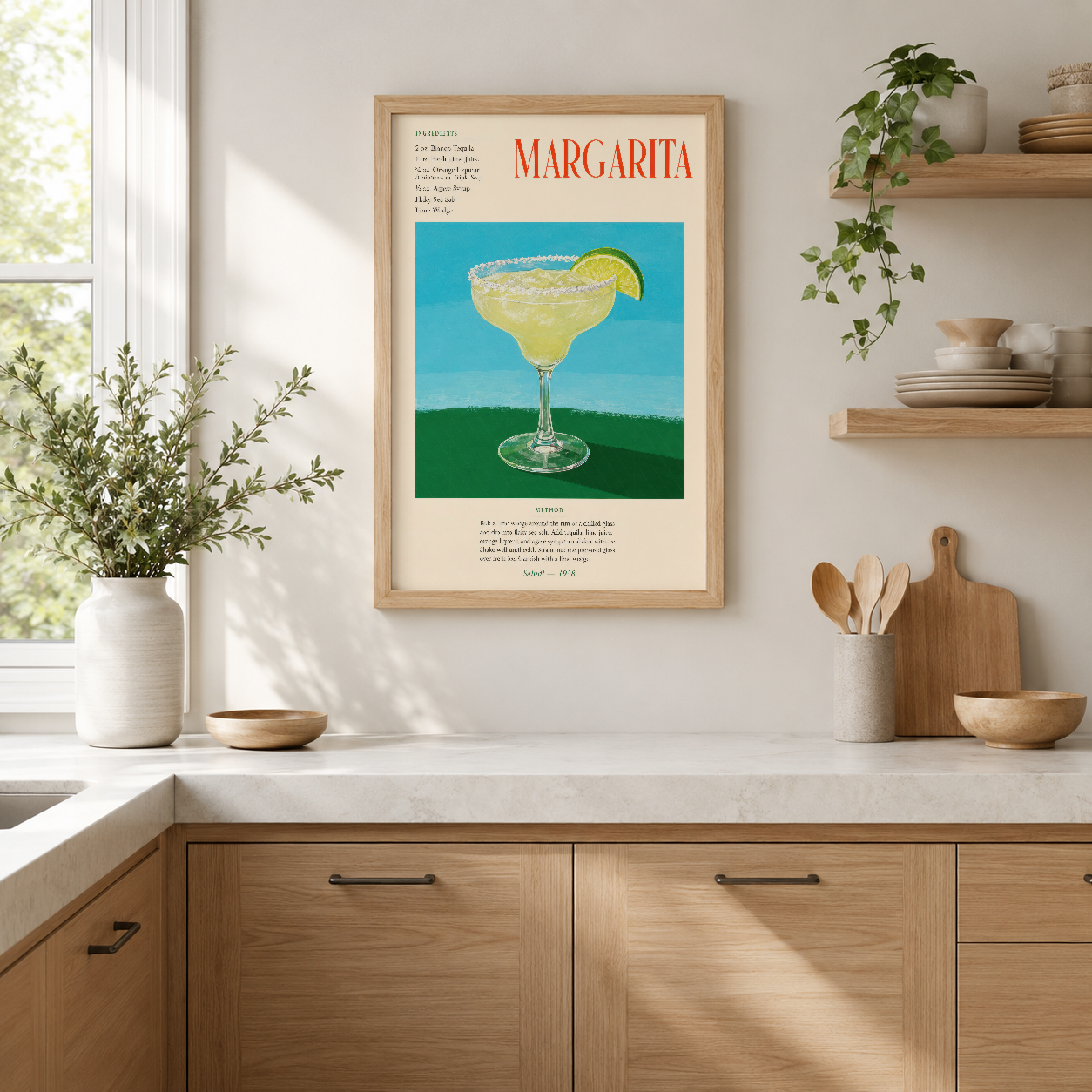 Retro stil Margarita kokteyl tablosu, ahşap çerçeveli, modern mutfak dekorasyonunda sergilenen sanat eseri.